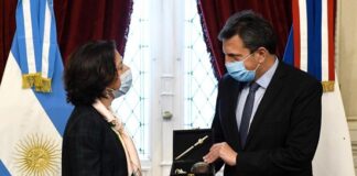 Massa se reunió con la Embajadora de Francia