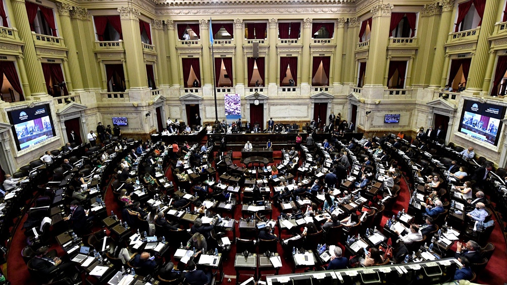 La Cámara de Diputados debatía esta tarde el proyecto de movilidad jubilatoria que el oficialismo aspira a convertir en ley. La Cámara de Diputados debatía esta tarde el proyecto de movilidad jubilatoria que el oficialismo aspira a convertir en ley.