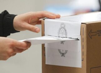 Los correntinos elegirán gobernador, vice, legisladores y autoridades locales.