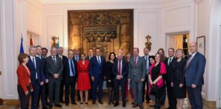 Massa: “Terminó una etapa de debate y viene el tiempo de dedicarnos a leyes que promuevan la inversión y el empleo” Sergio Massa se reunión con embajadores acreditados en el país