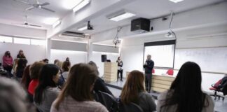 Docentes de toda la provincia se capacitaron sobre el uso de libros escolares