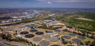 AySA y FAUBA pusieron en marcha la primera planta de tratamiento del líquido cloacal con microalgas