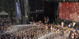 La Oktoberfest explotó de alegría y baile, con Los Auténticos Decadentes.
