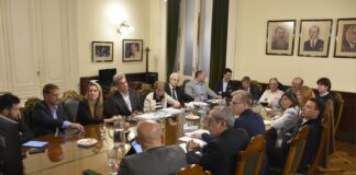 Senadores del bloque UCR junto a Ministros de Economía provinciales
