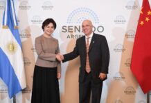 El Presidente provisional del Senado se reunió con autoridades del Gobierno y de la Embajada de China