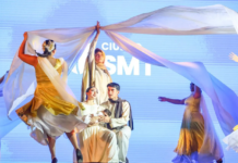 Cientos de vecinos disfrutaron el espectáculo “Navidad en la Ciudad” en Plaza Independencia de San Miguel de Tucumán