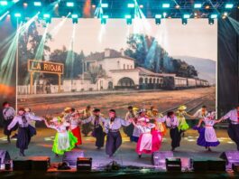 La segunda noche de La Chaya se vivió con una masiva concurrencia y con la entrega de todos los artistas