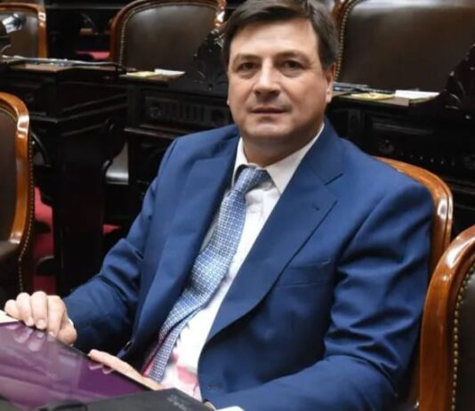 Doble castigo: diputado entrerriano propone quitarle la AUH a los adolescentes que cometan delitos