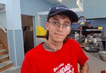 El verdadero sándwich de milanesa tucumano se saborea en Bullanga