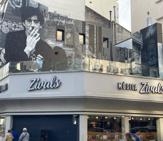 Mural homenaje a Charly García: Zivals inaugura en su 55º aniversario