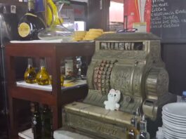 Histórico y memorable bodegón El Obrero atendido por sus dueños