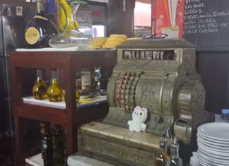 Histórico y memorable bodegón El Obrero atendido por sus dueños
